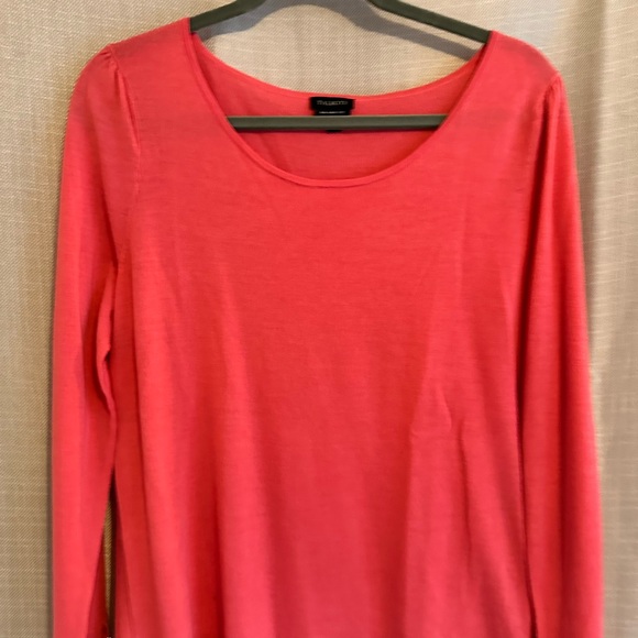 Tops - Picture 3 of 15